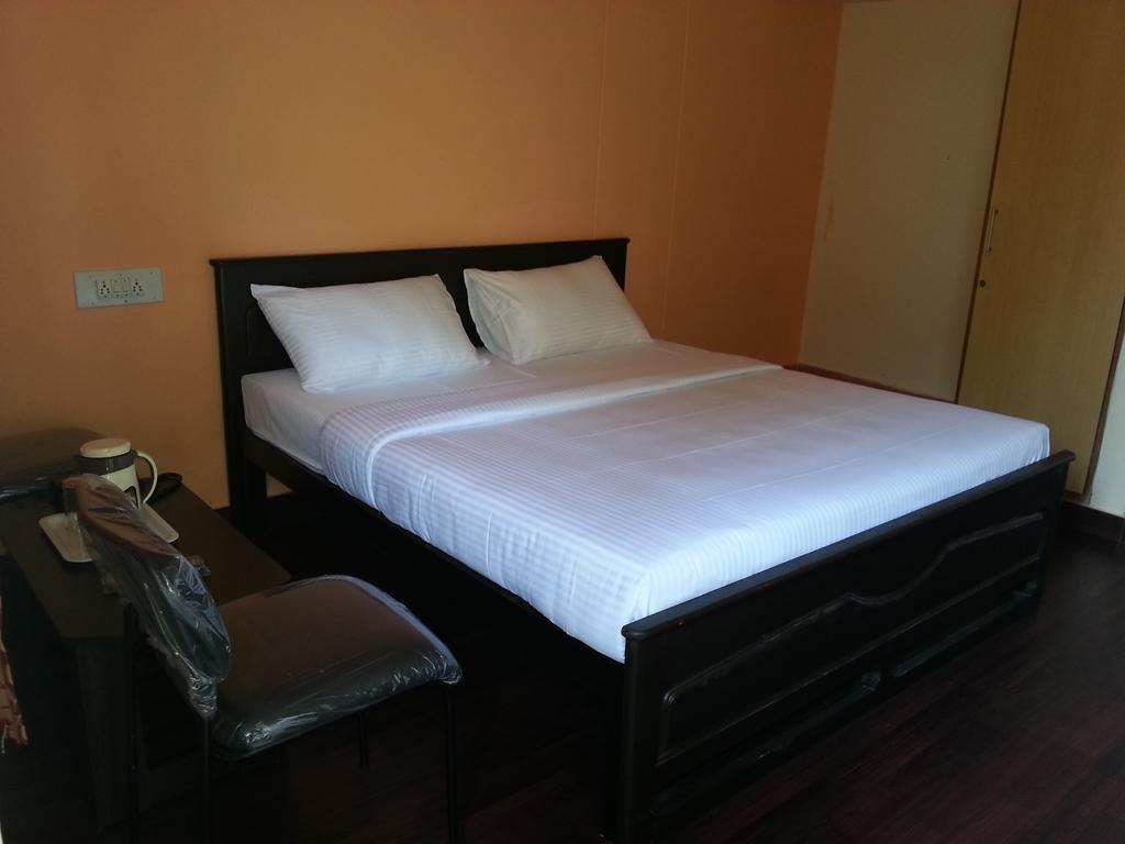 Sri Sai Comforts Hotel Bengaluru Szoba fotó