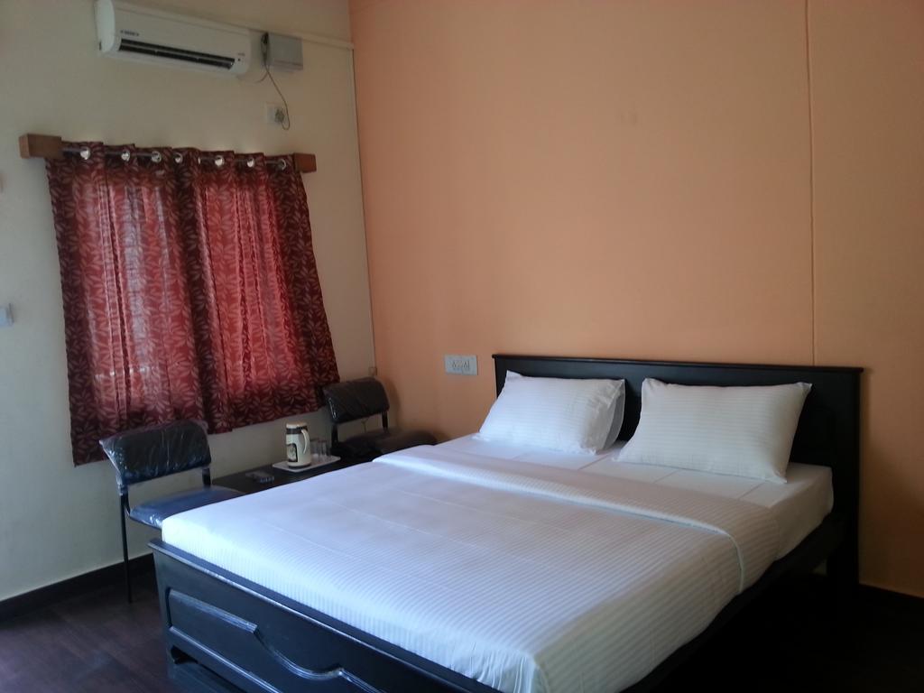 Sri Sai Comforts Hotel Bengaluru Szoba fotó