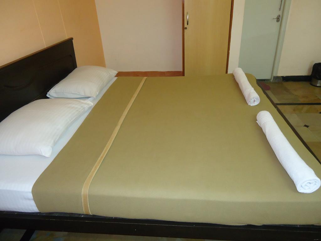 Sri Sai Comforts Hotel Bengaluru Szoba fotó